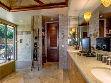 Spacious Bathroom
